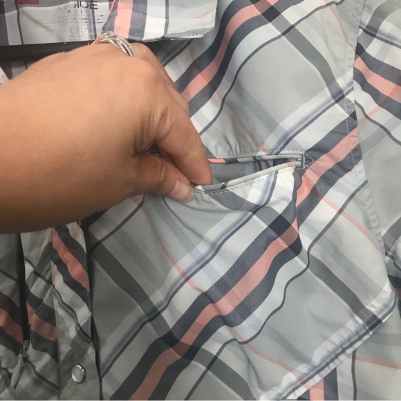 Womens SIMMS guide button snap shirt. Large - Picture 4 of 9